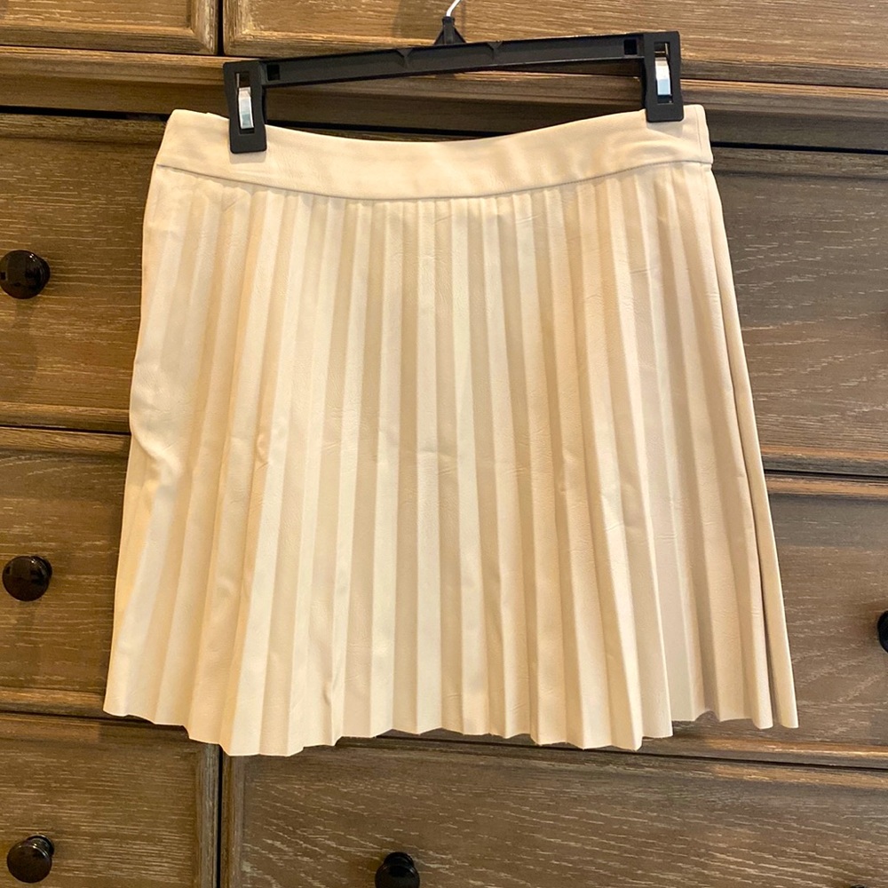 BbDakota Ivory pleated leather mini skirt - never worn